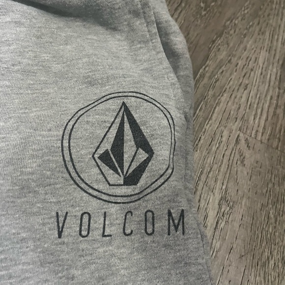Volcom Men's Grey Shorts - Picture 3 of 5